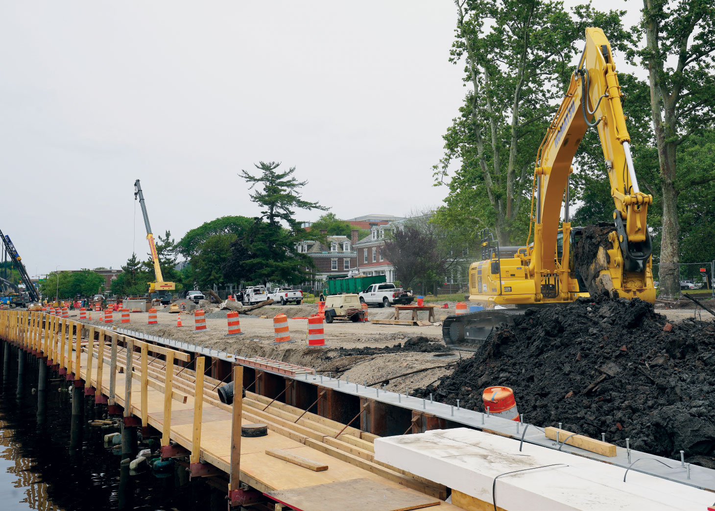 PMx28 pile driving rig with HHK5S hydraulic impact hammer