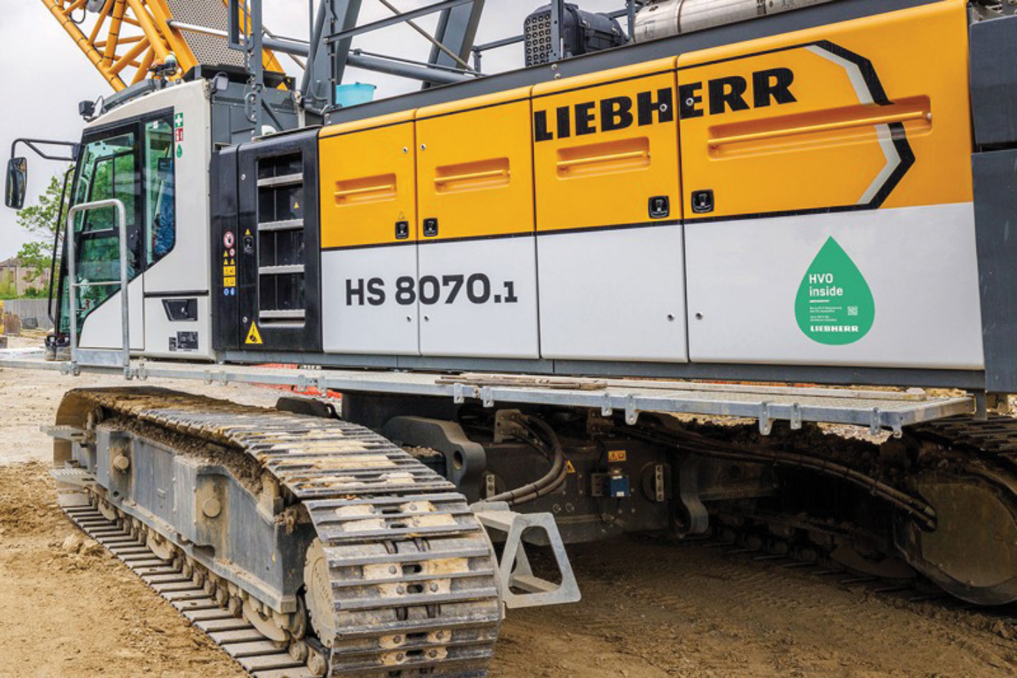 Side-view of Liebherr HS 8070.1